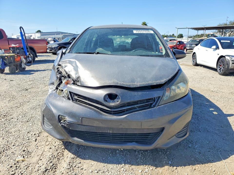 70557936 :رقم المزاد ، JTDKTUD36CD517294 vin ، 2012 Toyota Yaris مزاد بيع