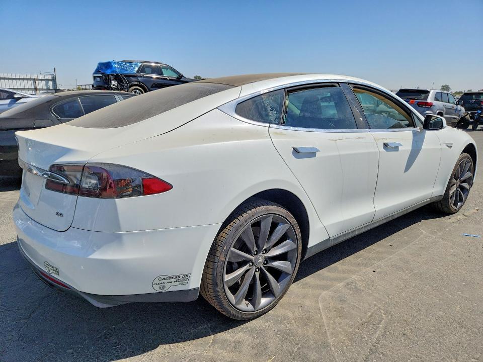 68577486 :رقم المزاد ، 5YJSA1CN9DFP23016 vin ، 2013 Tesla Model S مزاد بيع