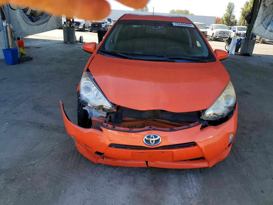 70340426 :رقم المزاد ، JTDKDTB38D1050313 vin ، 2013 Toyota Prius C مزاد بيع