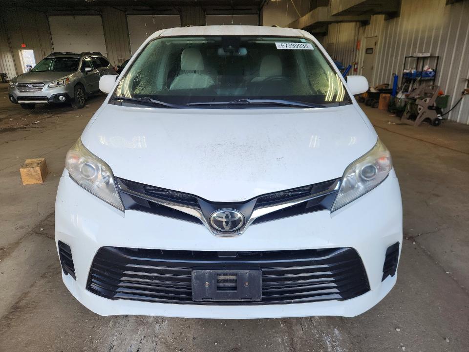 Продажа на аукционе авто 2018 Toyota Sienna, vin: 5TDKZ3DC7JS919576, номер лота: 67399036