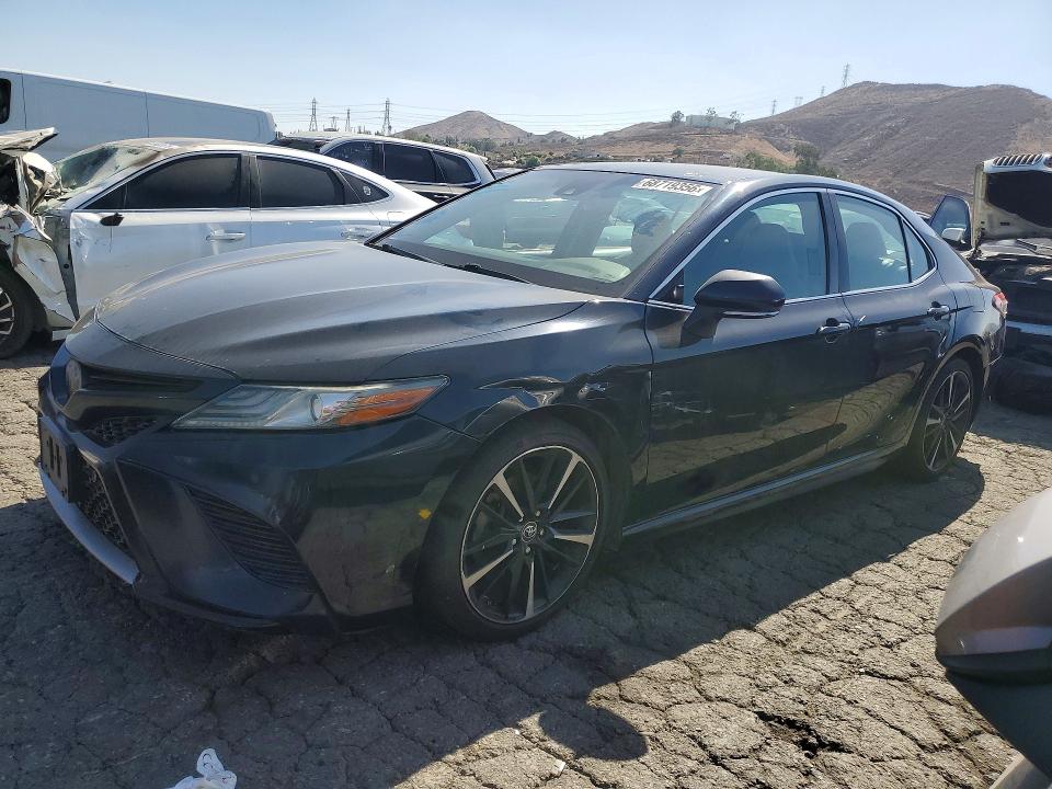 2018 Toyota Camry მანქანა იყიდება აუქციონზე, vin: 4T1B61HK1JU654210, აუქციონის ნომერი: 68719356