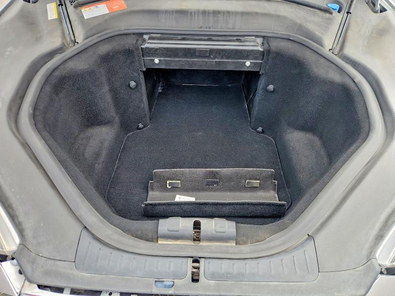 67531516 :رقم المزاد ، 5YJSA1H1XEFP53147 vin ، 2014 Tesla Model S مزاد بيع