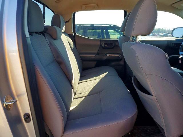 68574806 :رقم المزاد ، 5TFAZ5CN2HX040291 vin ، 2017 Toyota Tacoma مزاد بيع