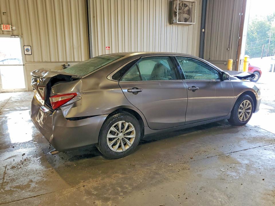 67005036 :رقم المزاد ، 4T1BF1FKXHU445920 vin ، 2017 Toyota Camry مزاد بيع