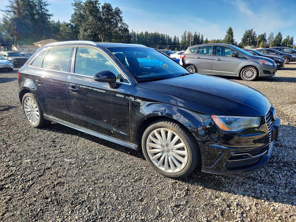 Продажа на аукционе авто 2016 Audi A3, vin: WAUTPBFF7GA115003, номер лота: 70177886