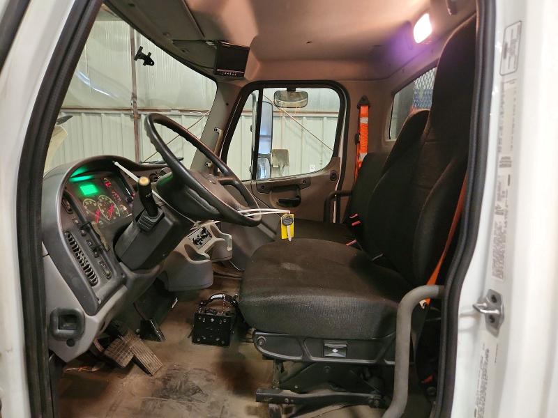 Продажа на аукционе авто 2016 Freightliner M2, vin: 1FVACXDT7GHHD7283, номер лота: 66696136