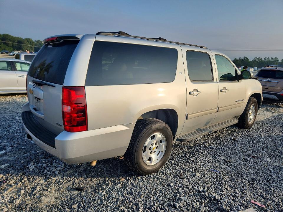 69041246 :رقم المزاد ، 1GNSCJE04BR346332 vin ، 2011 Chevrolet Suburban مزاد بيع