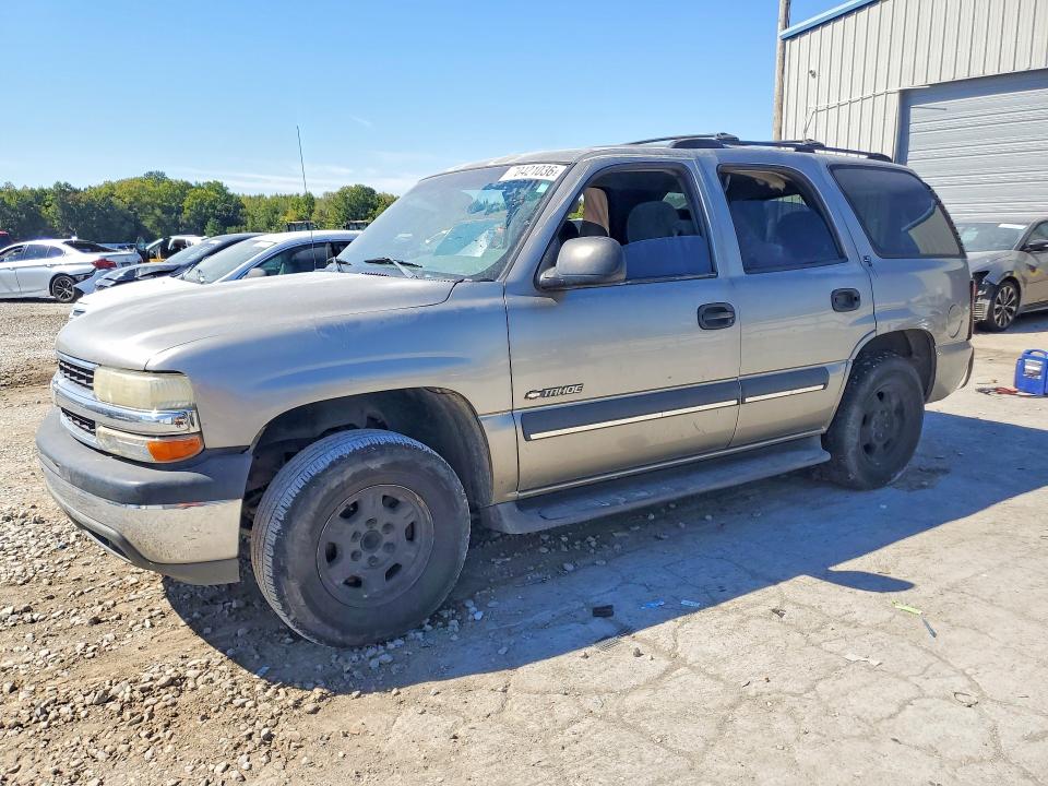 70421036 :رقم المزاد ، 1GNEC13V22J117500 vin ، 2002 Chevrolet Tahoe مزاد بيع