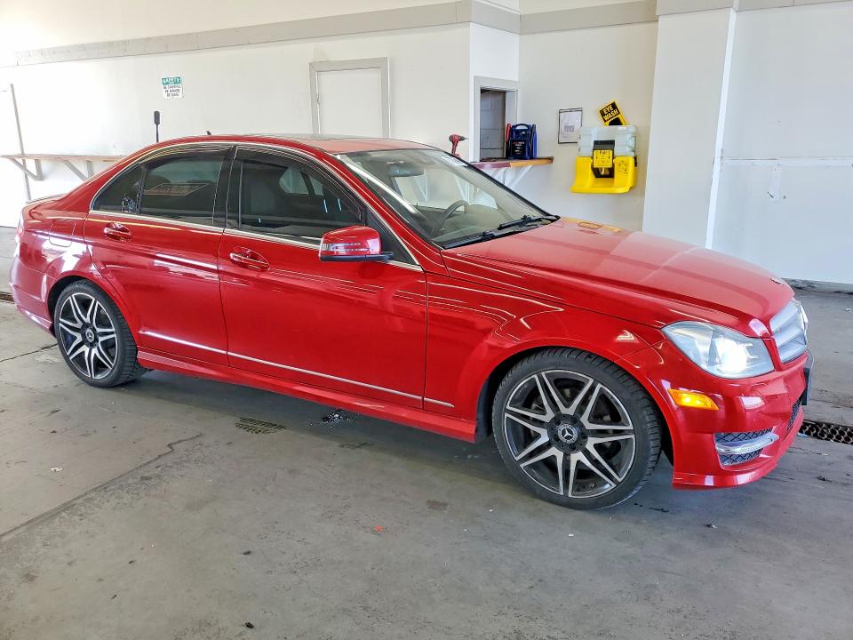 Продажа на аукционе авто 2013 Mercedes-benz C, vin: WDDGF4HB6DR284283, номер лота: 67787646
