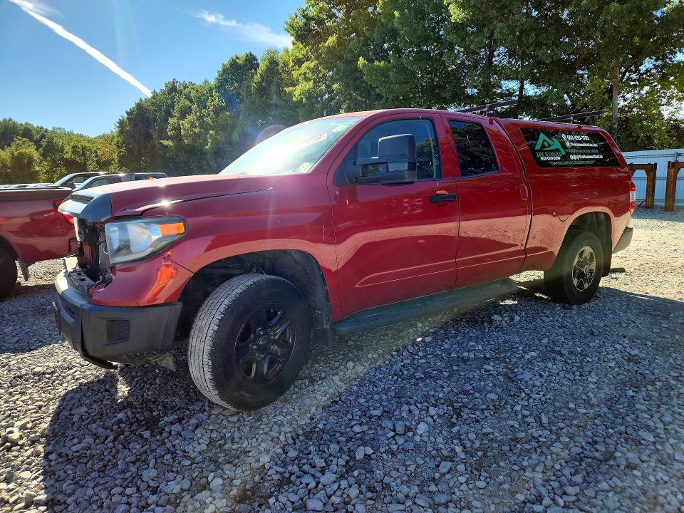 69775106 :رقم المزاد ، 5TFUY5F11LX925535 vin ، 2020 Toyota Tundra مزاد بيع
