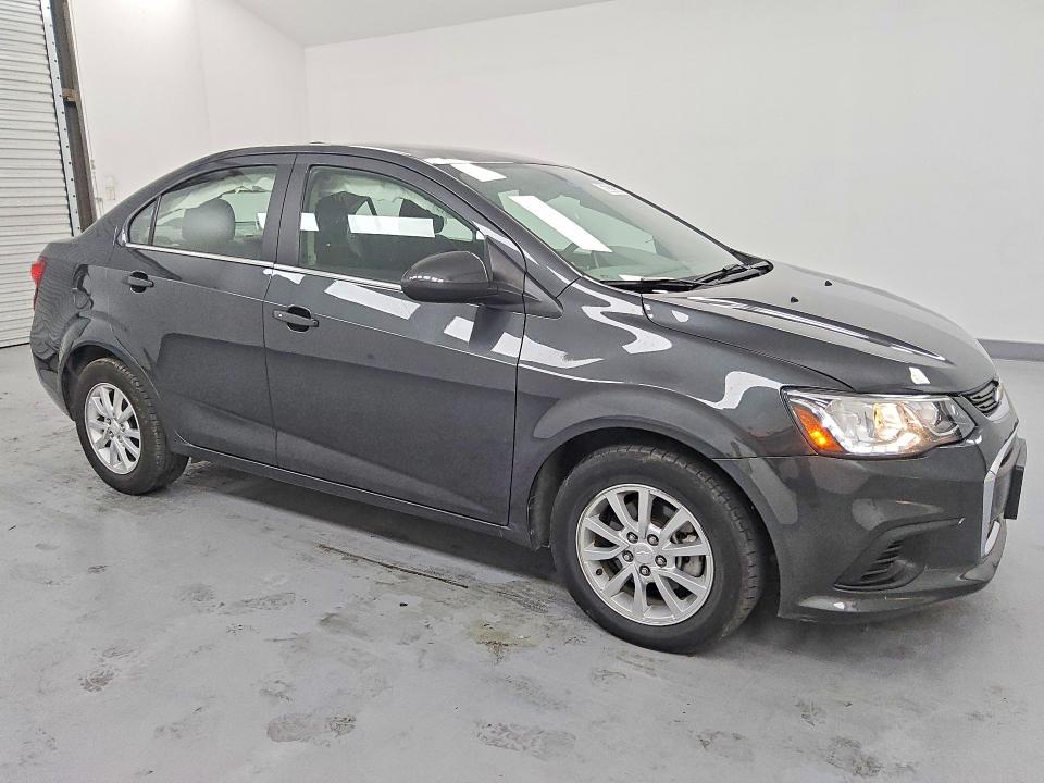 68327346 :رقم المزاد ، 1G1JD5SB4L4142121 vin ، 2020 Chevrolet Sonic مزاد بيع