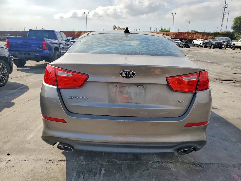 70166686 :رقم المزاد ، 5XXGM4A76FG373881 vin ، 2015 Kia Optima مزاد بيع