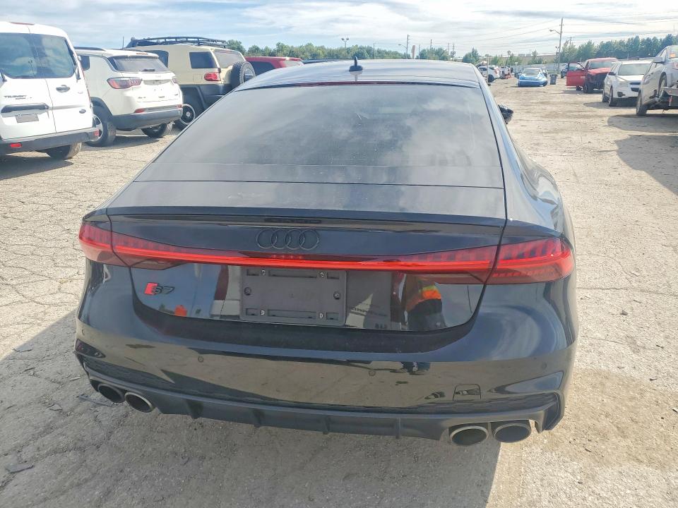 69451336 :رقم المزاد ، WAUSFBF2XMN046615 vin ، 2021 Audi S7 مزاد بيع