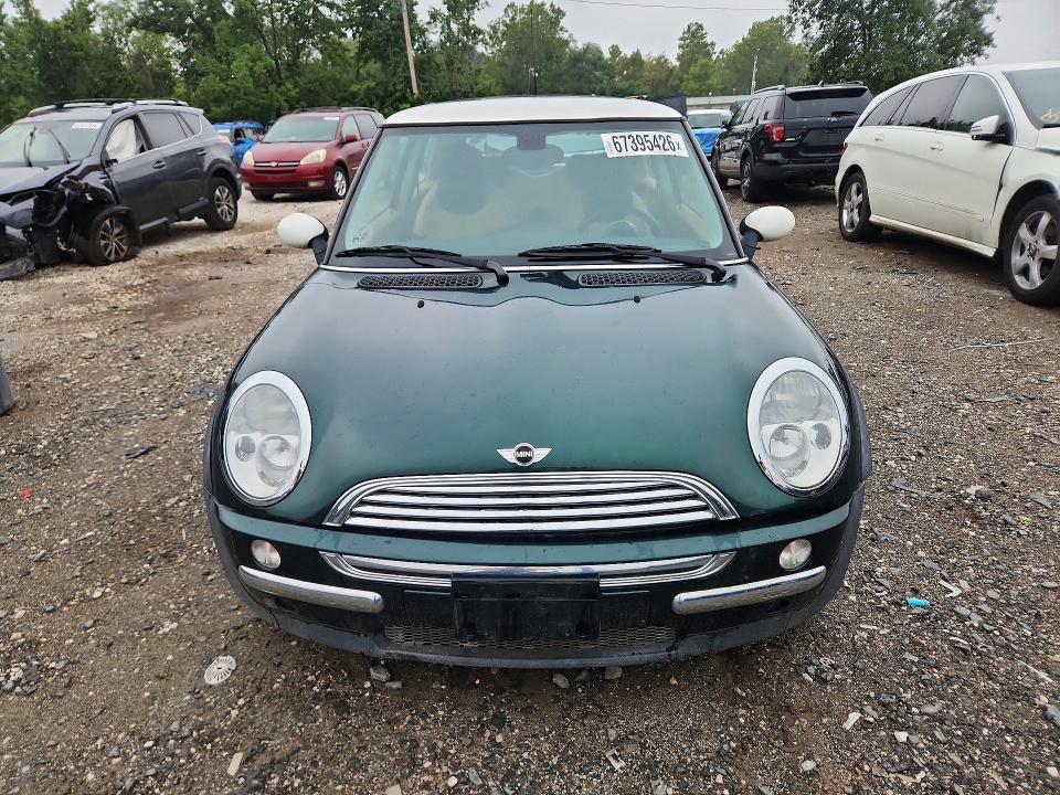 67395426 :رقم المزاد ، WMWRC33413TE18214 vin ، 2003 Mini Cooper مزاد بيع