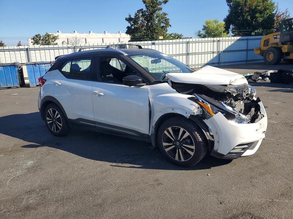 67377746 :رقم المزاد ، 3N1CP5DV1LL493371 vin ، 2020 Nissan Kicks مزاد بيع