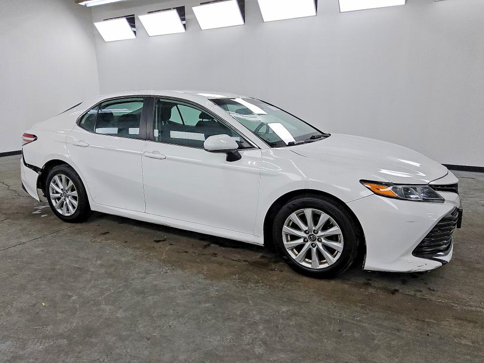 2019 Toyota Camry მანქანა იყიდება აუქციონზე, vin: 4T1B11HK1KU256950, აუქციონის ნომერი: 65808036