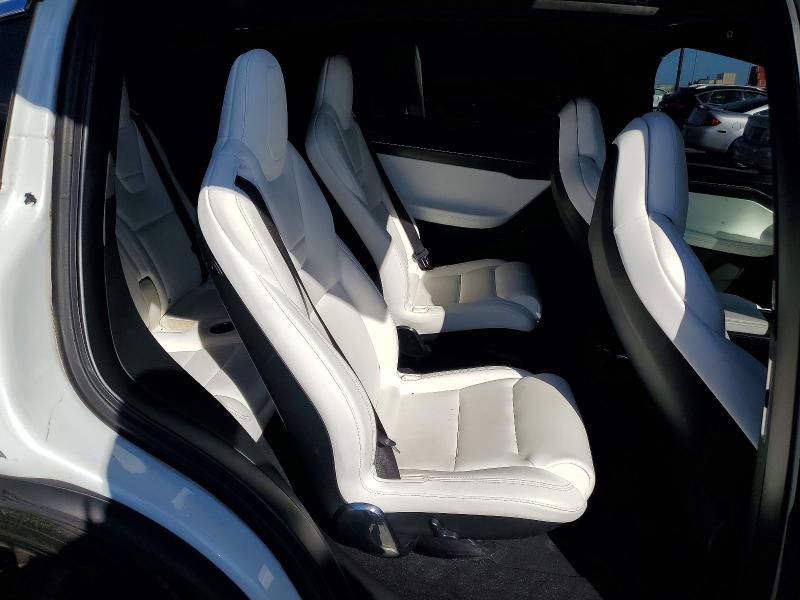 Продажа на аукционе авто 2017 Tesla Model X, vin: 5YJXCBE21HF044050, номер лота: 70553976