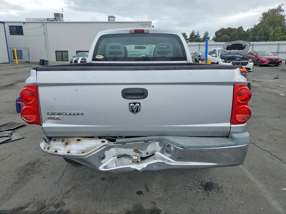 63823836 :رقم المزاد ، 1D7HW48K75S225337 vin ، 2005 Dodge Dakota مزاد بيع