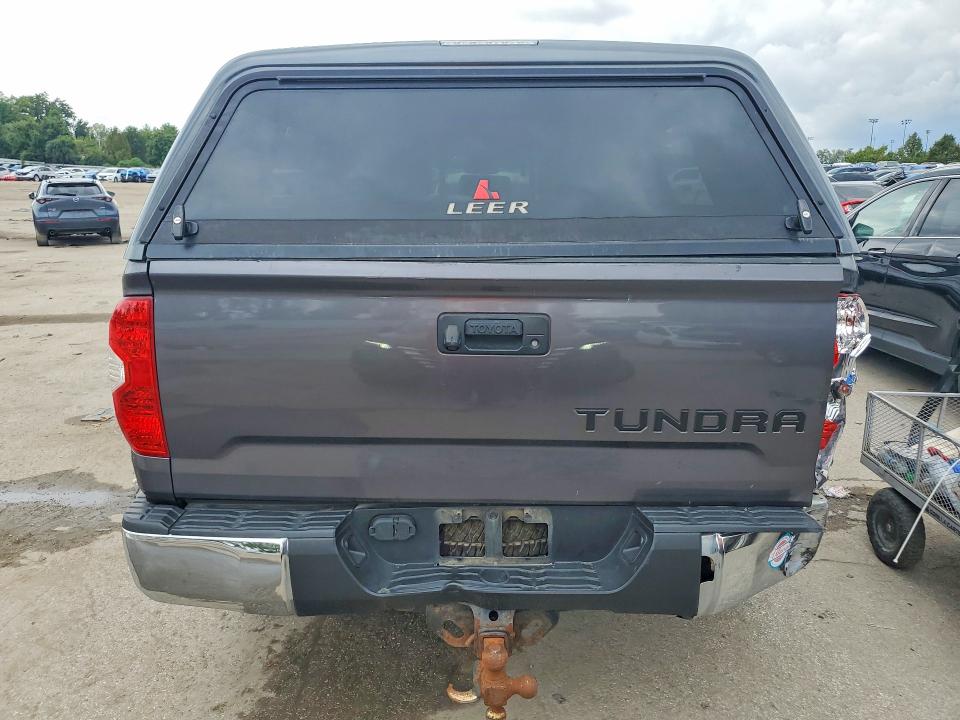 67822616 :رقم المزاد ، 5TFDW5F1XHX614702 vin ، 2017 Toyota Tundra مزاد بيع