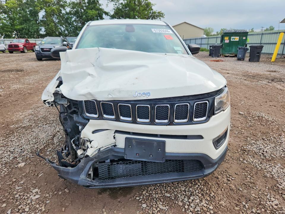 67393046 :رقم المزاد ، 3C4NJDABXJT344790 vin ، 2018 Jeep Compass مزاد بيع