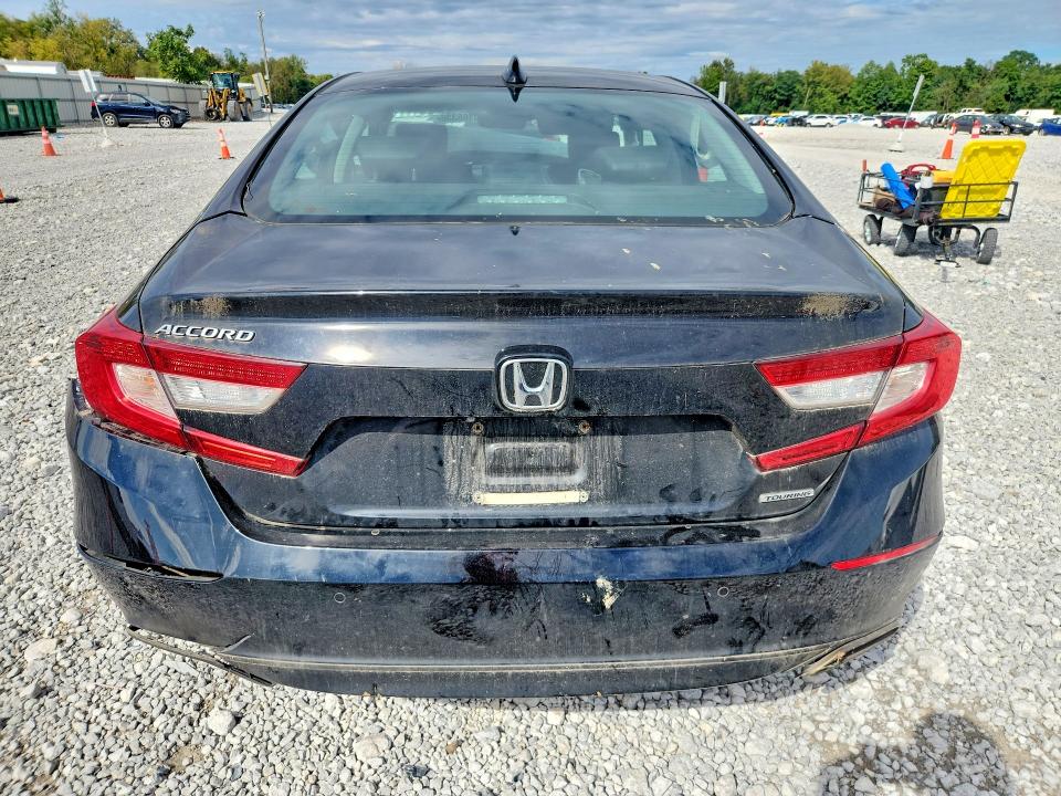 2018 Honda Accord მანქანა იყიდება აუქციონზე, vin: 1HGCV1F94JA010604, აუქციონის ნომერი: 70166336