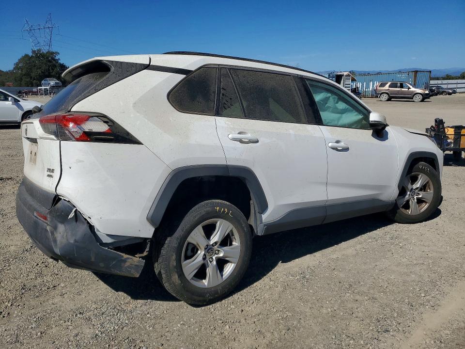 2021 Toyota Rav4 მანქანა იყიდება აუქციონზე, vin: 2T3P1RFV8MC246817, აუქციონის ნომერი: 70473376