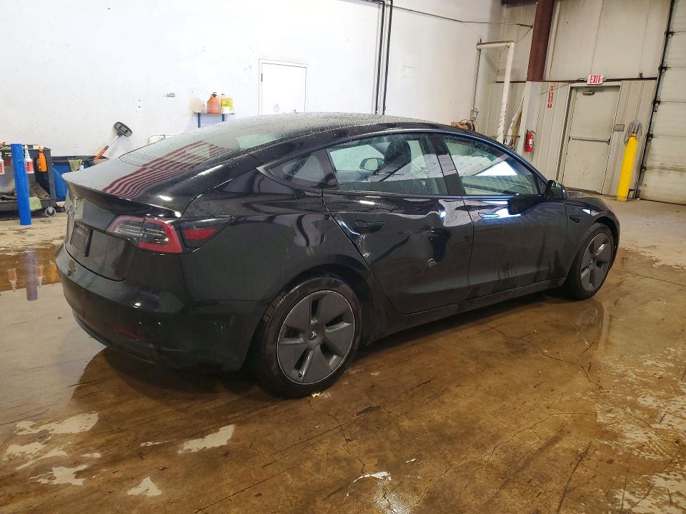68767086 :رقم المزاد ، 5YJ3E1EA9NF368501 vin ، 2022 Tesla Model 3 مزاد بيع