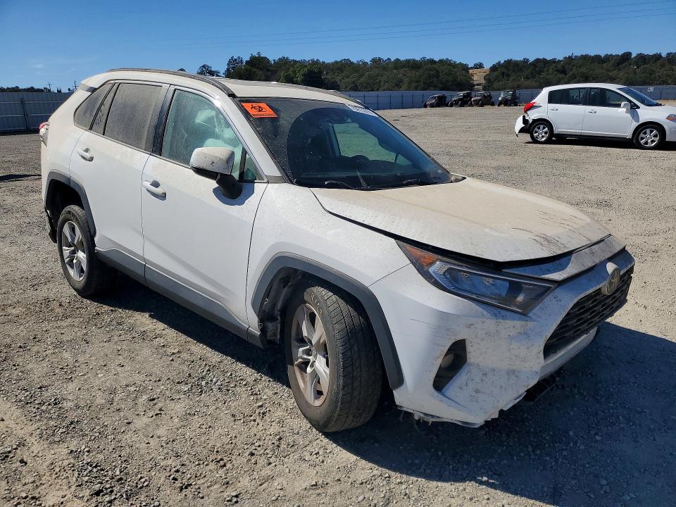 2021 Toyota Rav4 მანქანა იყიდება აუქციონზე, vin: 2T3P1RFV8MC246817, აუქციონის ნომერი: 70473376