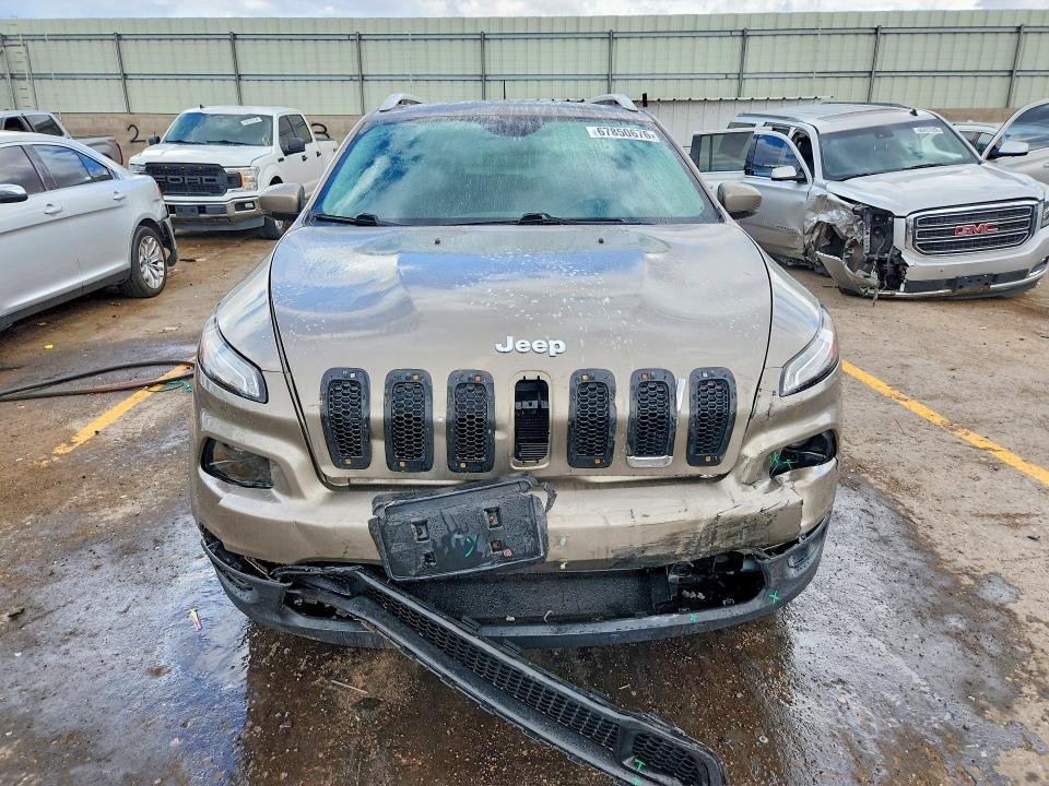 67850676 :رقم المزاد ، 1C4PJMCS2HW596754 vin ، 2017 Jeep Cherokee مزاد بيع