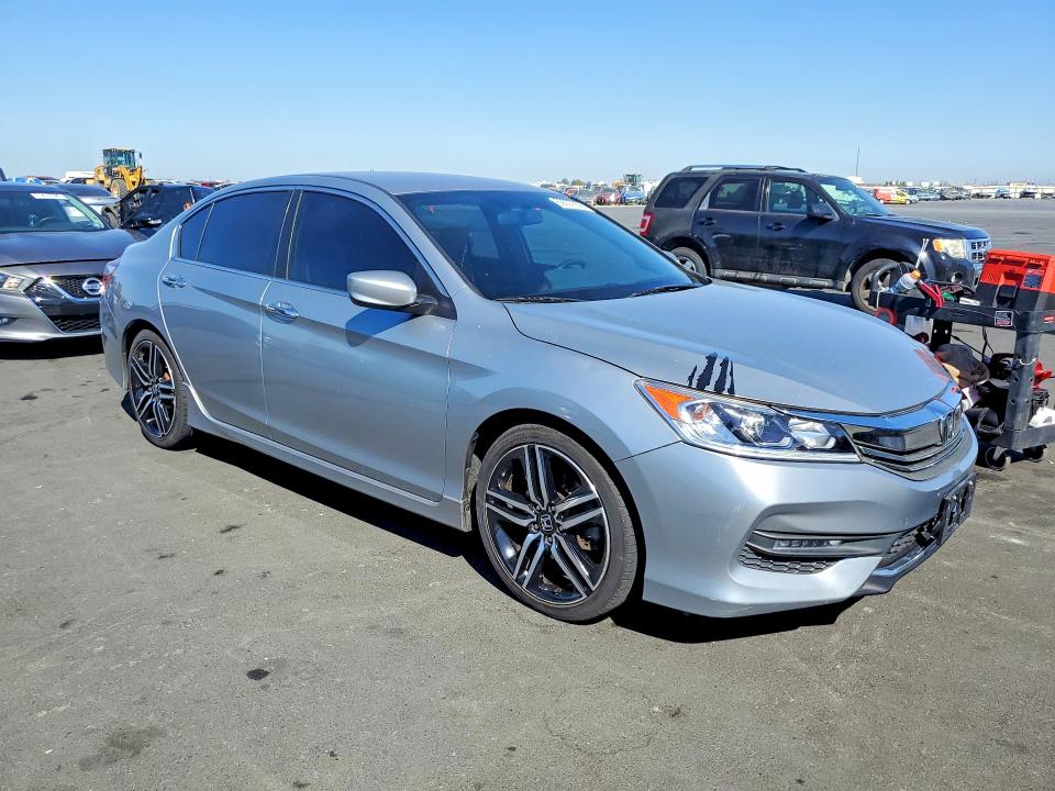 Aukcja sprzedaży 2017 Honda Accord, vin: 1HGCR2F57HA137302, numer aukcji: 69337856