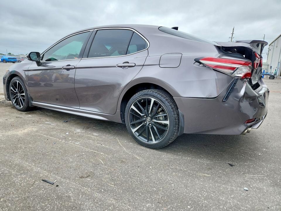 70339746 :رقم المزاد ، 4T1B61HK7KU735407 vin ، 2019 Toyota Camry مزاد بيع