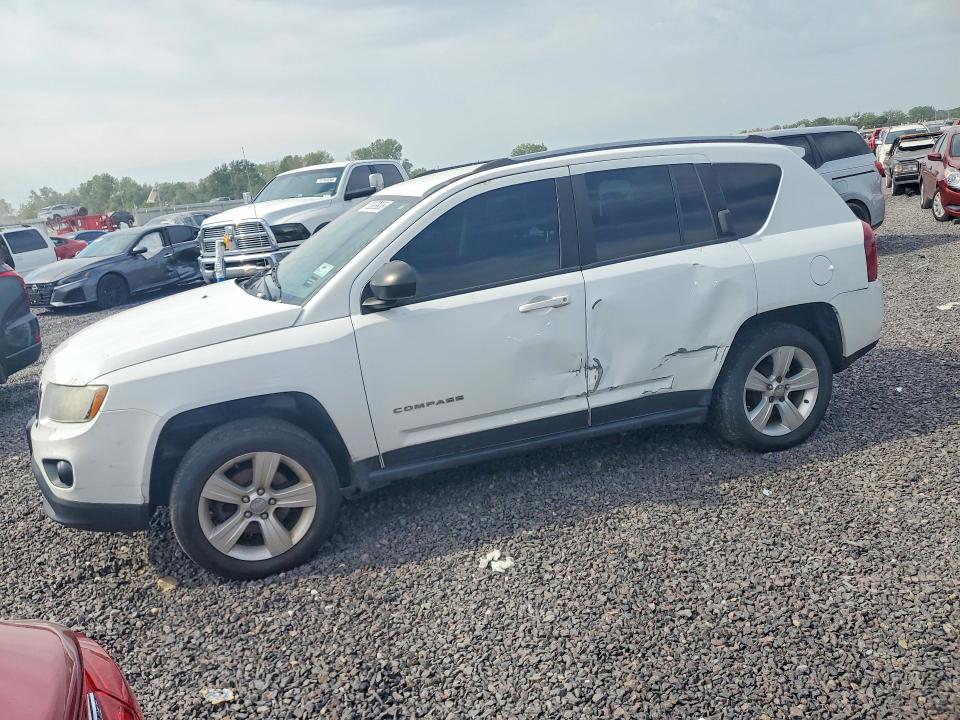 2016 Jeep Compass მანქანა იყიდება აუქციონზე, vin: 1C4NJCBA1GD553544, აუქციონის ნომერი: 70309936