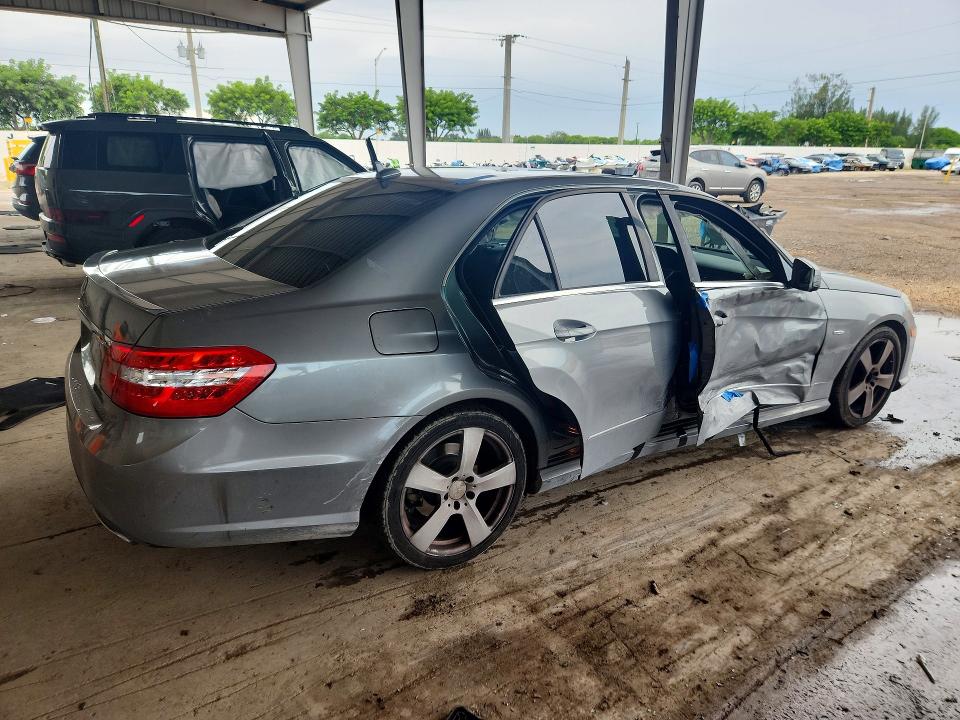 68259466 :رقم المزاد ، WDDHF5KB3CA586355 vin ، 2012 Mercedes-benz E مزاد بيع