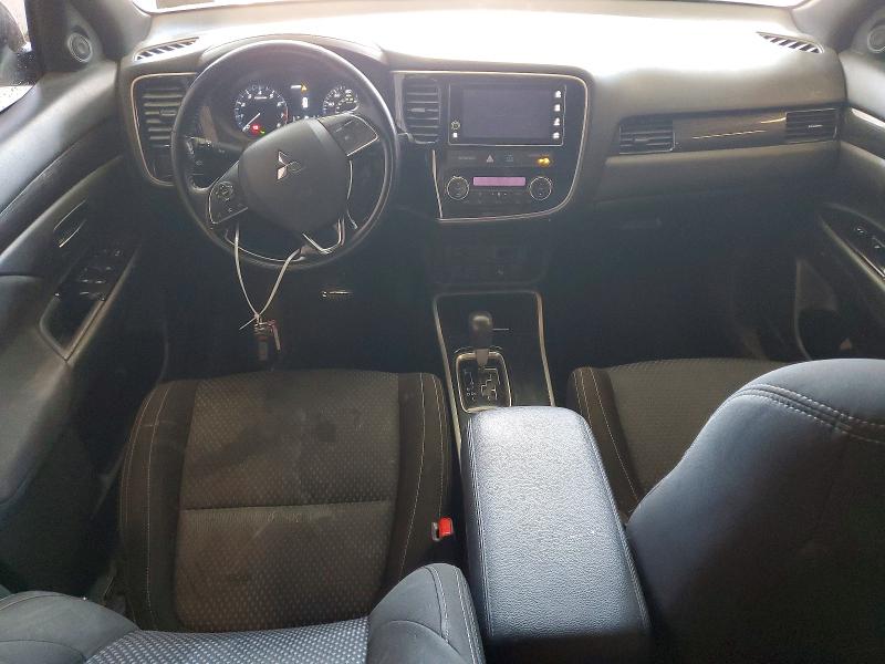 67117386 :رقم المزاد ، JA4AZ3A33JZ021081 vin ، 2018 Mitsubishi Outlander مزاد بيع