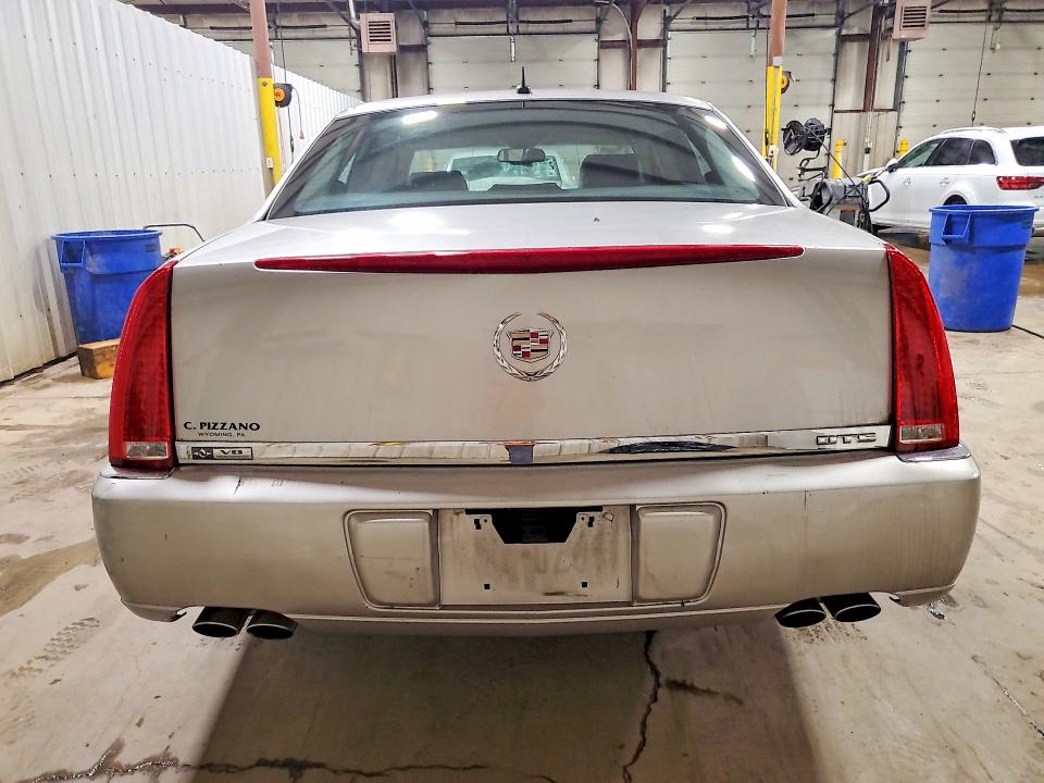 70986966 :رقم المزاد ، 1G6KD57Y48U126987 vin ، 2008 Cadillac Dts مزاد بيع
