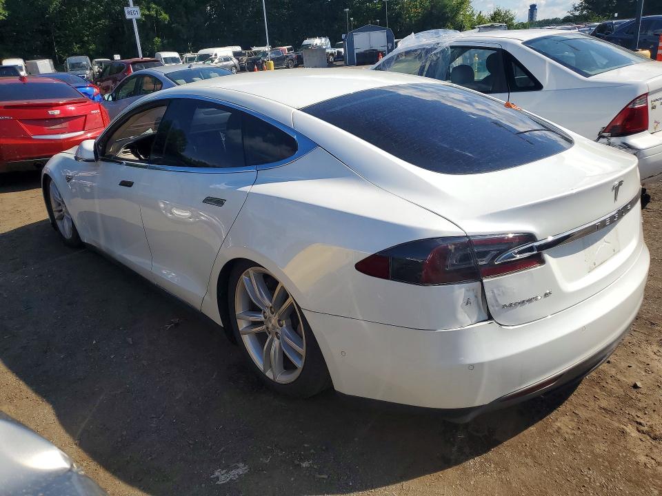2015 Tesla Model S მანქანა იყიდება აუქციონზე, vin: 5YJSA1S27FF088047, აუქციონის ნომერი: 67783786