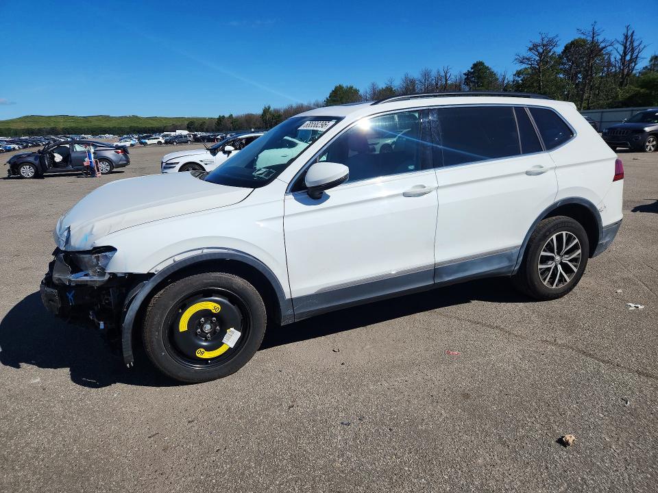 68558296 :رقم المزاد ، 3VV2B7AX5JM198159 vin ، 2018 Volkswagen Tiguan مزاد بيع