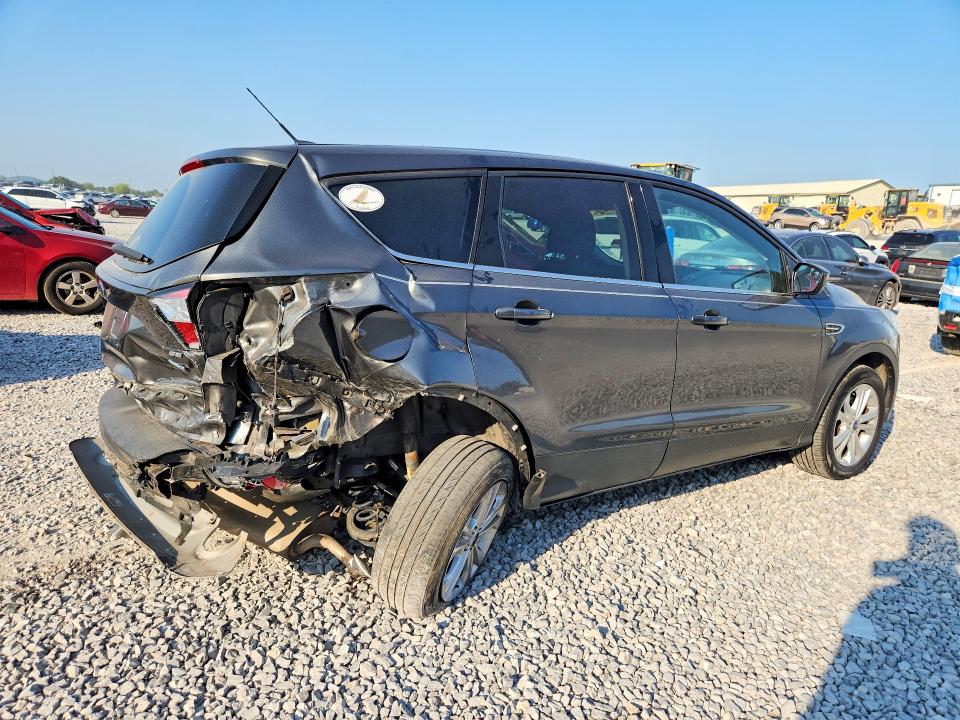 69236726 :رقم المزاد ، 1FMCU9GD2HUE00396 vin ، 2017 Ford Escape مزاد بيع