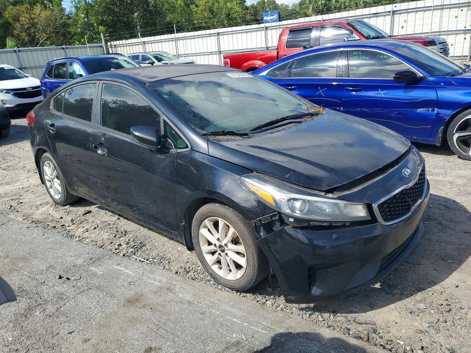 2017 Kia Forte მანქანა იყიდება აუქციონზე, vin: 3KPFL4A76HE043586, აუქციონის ნომერი: 67343516