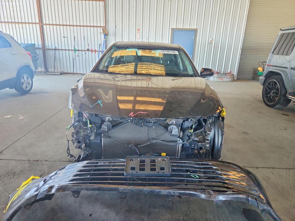 69190146 :رقم المزاد ، 4T1B11HK9JU037006 vin ، 2018 Toyota Camry مزاد بيع