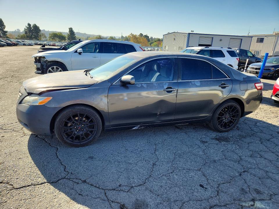 70315476 :رقم المزاد ، 4T1BE46K27U098943 vin ، 2007 Toyota Camry مزاد بيع