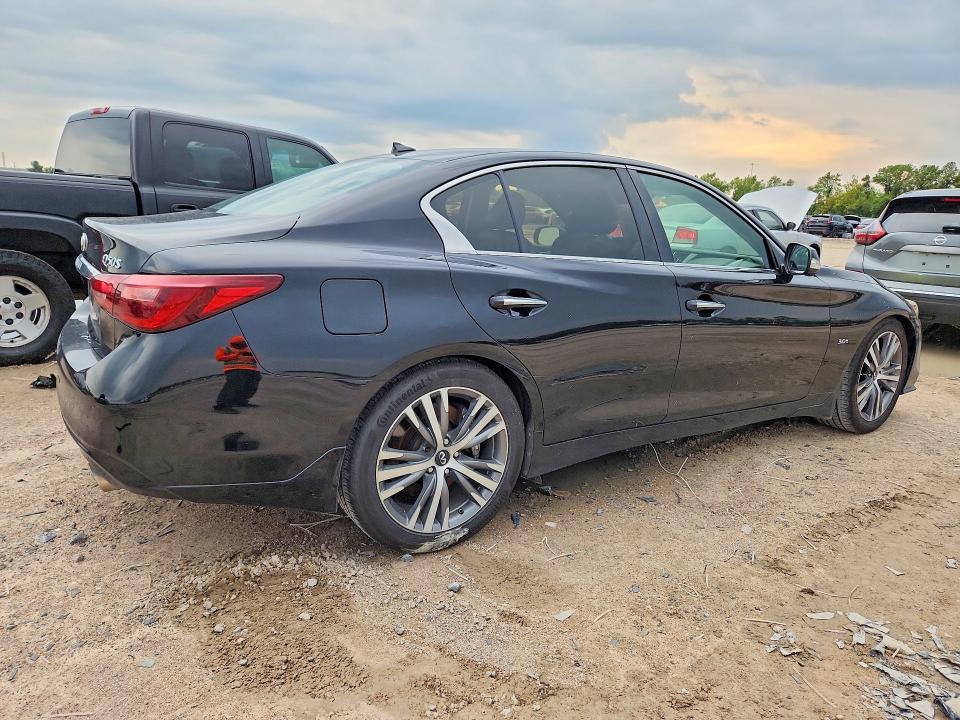 68225126 :رقم المزاد ، JN1EV7AP2JM355423 vin ، 2018 Infiniti Q50 مزاد بيع