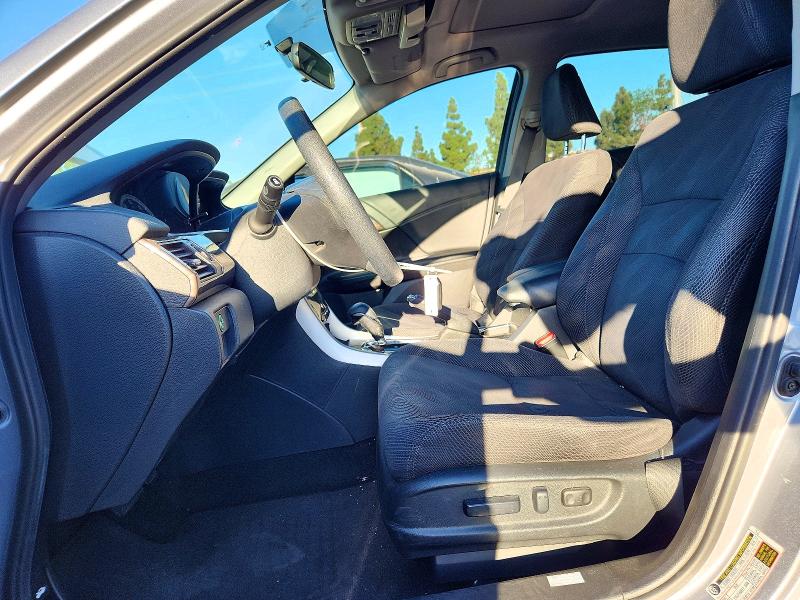 70684276 :رقم المزاد ، 1HGCR2F74GA081335 vin ، 2016 Honda Accord مزاد بيع