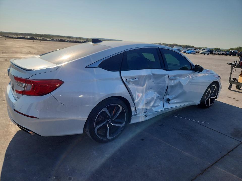 67478966 :رقم المزاد ، 1HGCV1F33NA008358 vin ، 2022 Honda Accord مزاد بيع