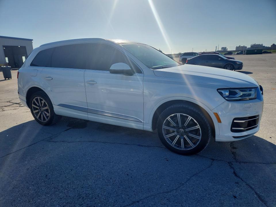 Продаж на аукціоні авто 2017 Audi Q7, vin: WA1LAAF70HD015374, номер лоту: 69754076