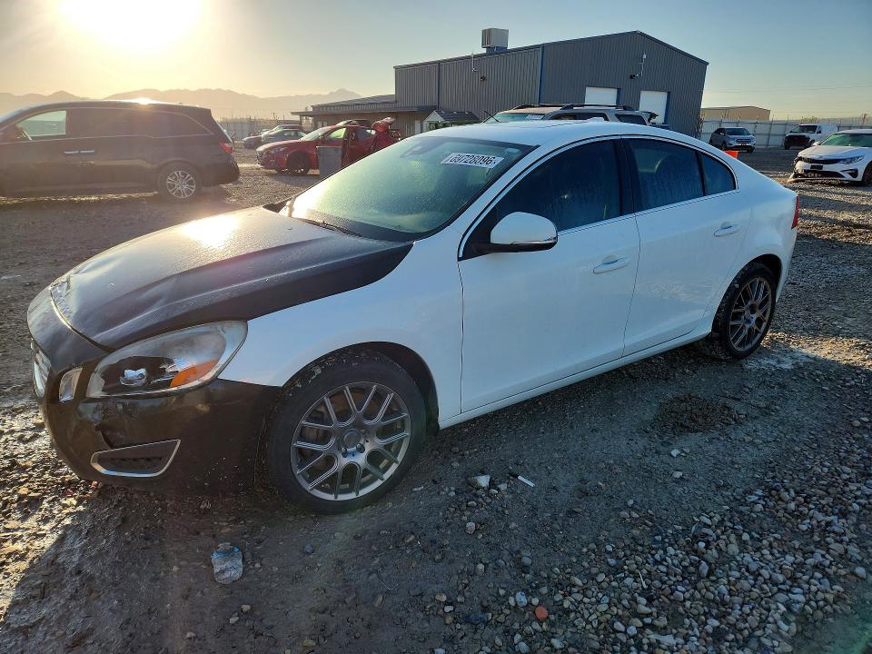2013 Volvo S60 მანქანა იყიდება აუქციონზე, vin: YV1612FSXD2225896, აუქციონის ნომერი: 69728096