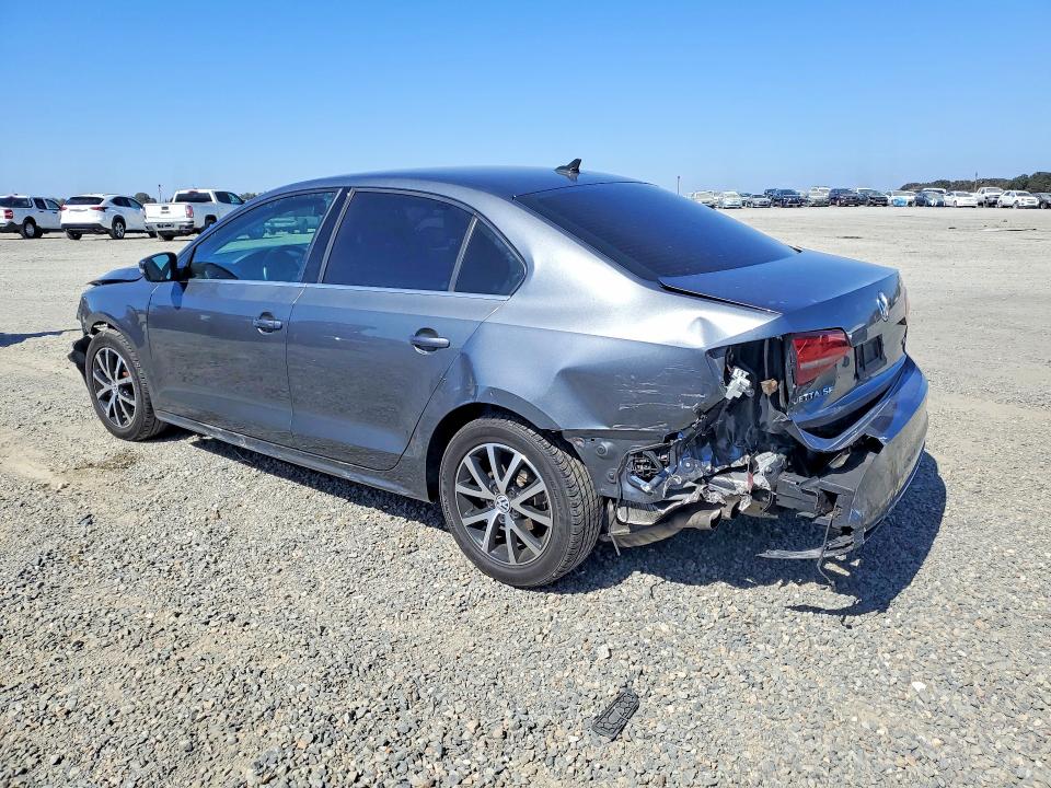 69096506 :رقم المزاد ، 3VWDB7AJ6JM227541 vin ، 2018 Volkswagen Jetta مزاد بيع