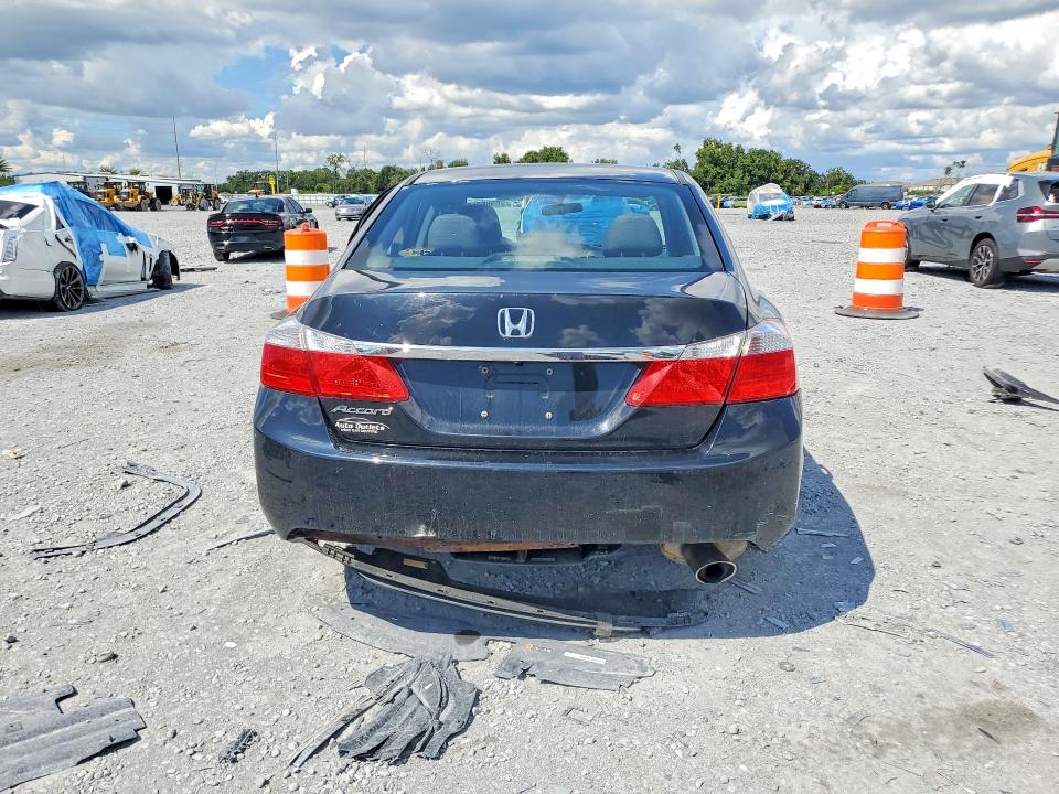 2015 Honda Accord მანქანა იყიდება აუქციონზე, vin: 1HGCR2F70FA065700, აუქციონის ნომერი: 69863506