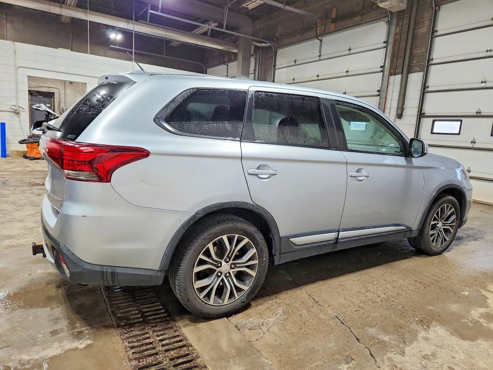71039866 :رقم المزاد ، JA4AZ3A38GZ002681 vin ، 2016 Mitsubishi Outlander مزاد بيع