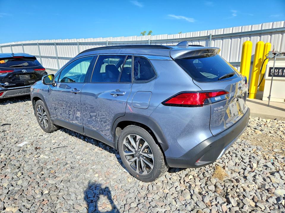 66688756 :رقم المزاد ، 7MUDAABG7NV039743 vin ، 2022 Toyota Corolla Cross مزاد بيع